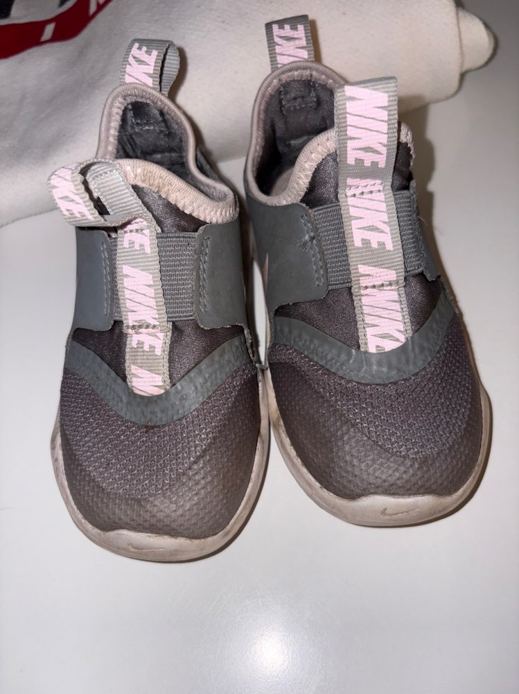 Nike flex skór st 23.5