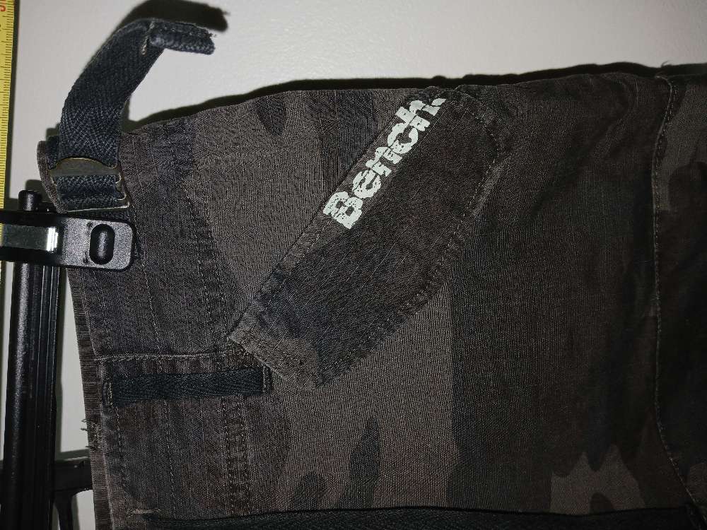 Harmaat camo shortsit, Bench. L/XL