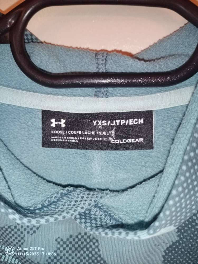 UNDER ARMOUR hettupeysa St YXS (134/140)