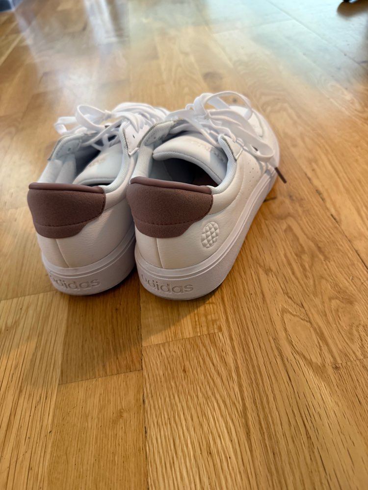 Adidas nýjir st 40&2/3