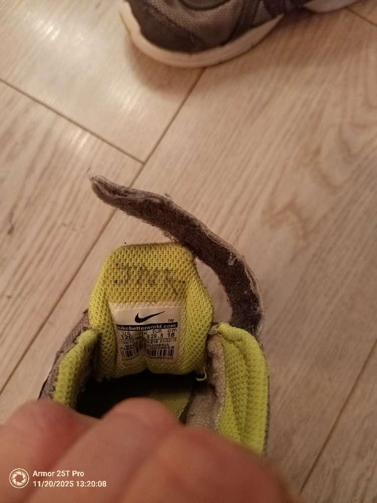 Nike revolution2 St 29.5