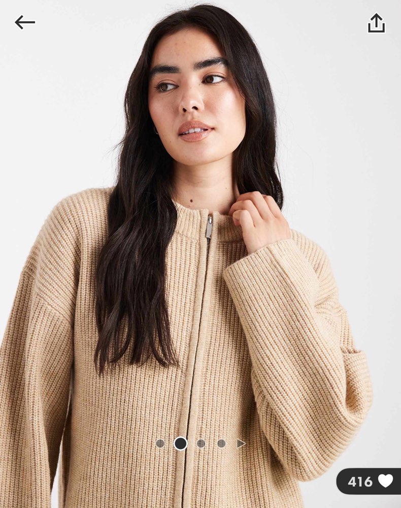 1x notuð Kremuð peysa st16