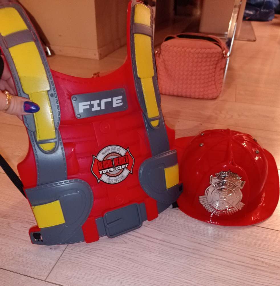 Slökkviliðs brynja og hjálmur