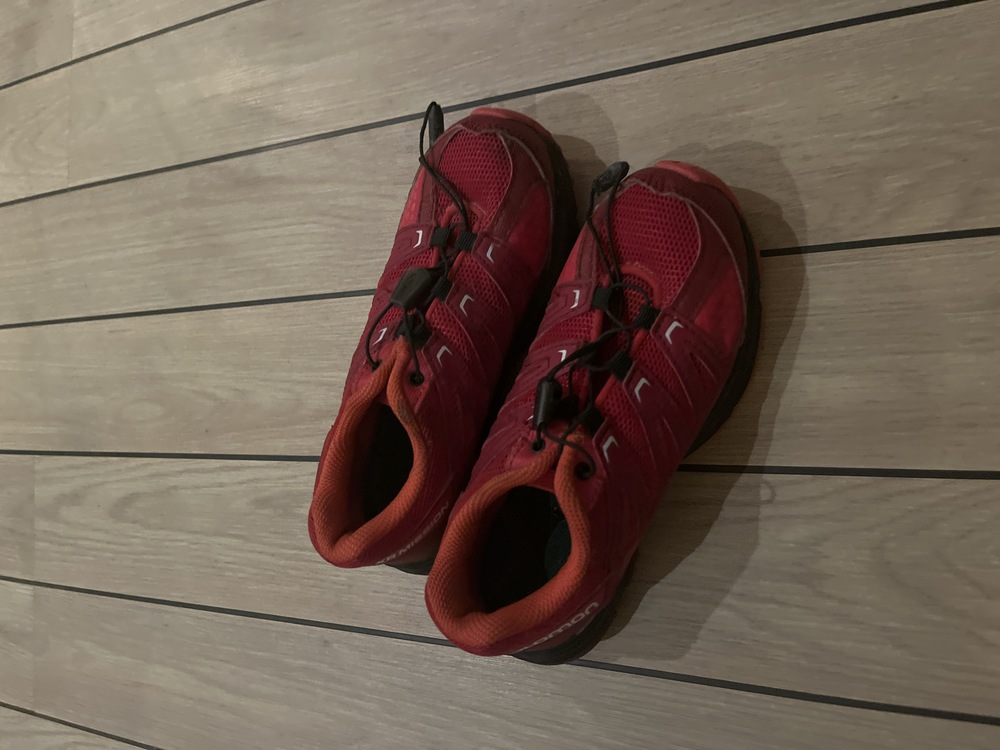 Salomon sko rød str 34