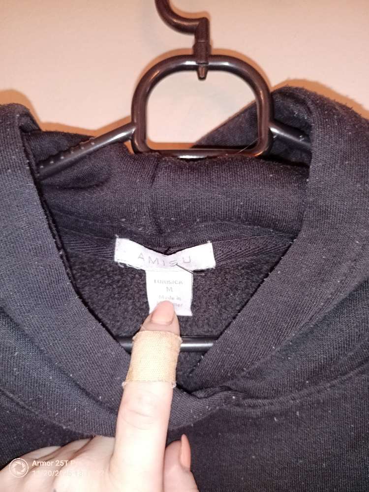 AMISU hettupeysa m/texta St M