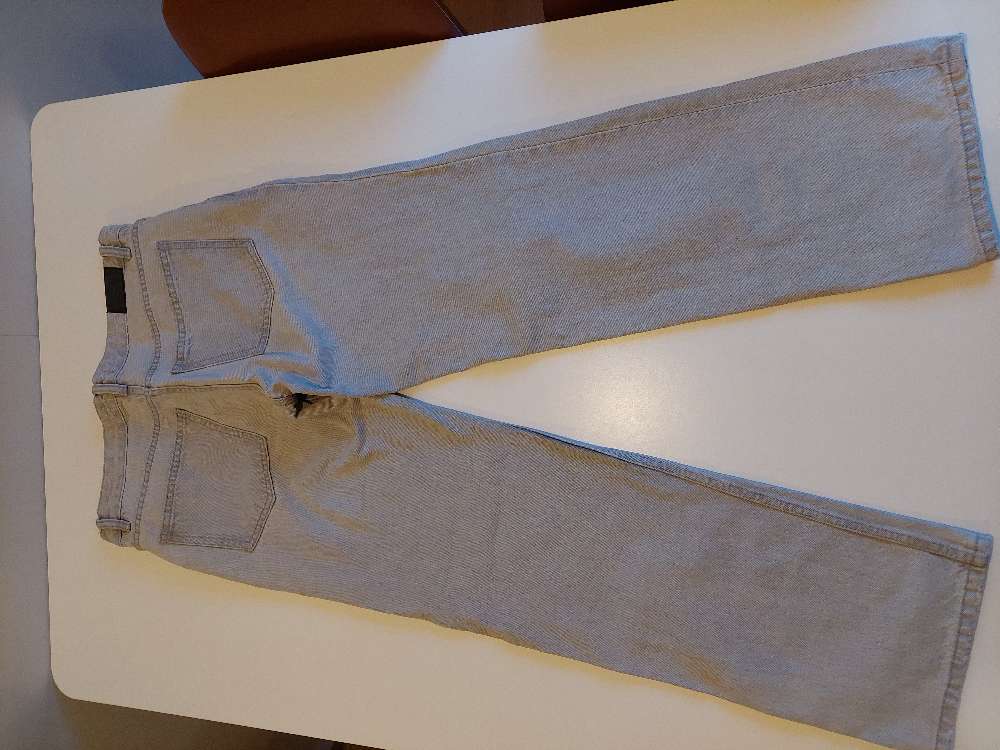 Gina tricot gallabuxur ljósar str 38