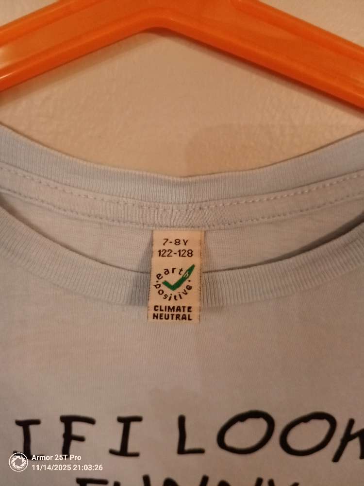 Ljósblár bolur st 122/128