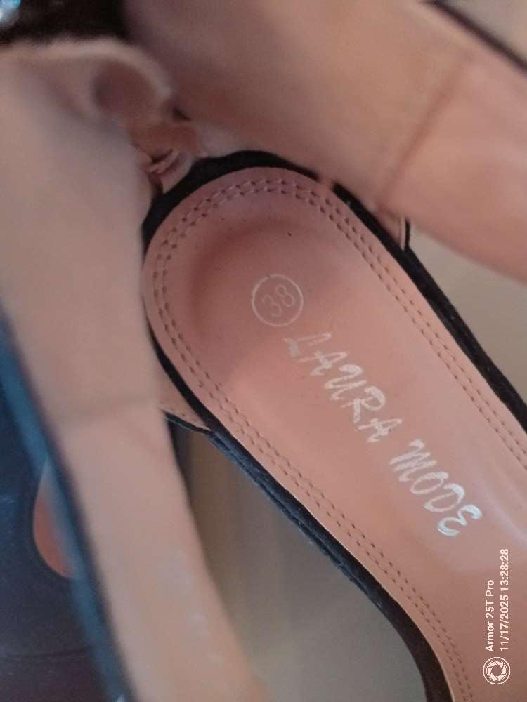 Laura Mode platform. Rúskinn St 38