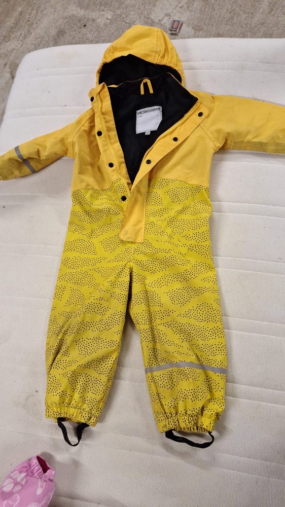 Keltainen haalari 80cm