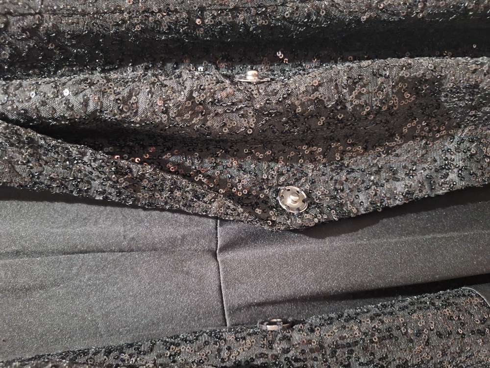 Jakki palliettu svartur small