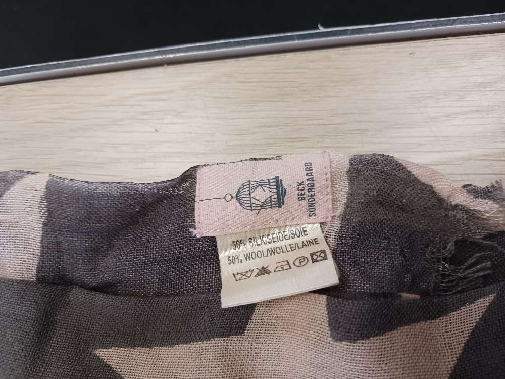 Beck söndergaard tähtihuivi