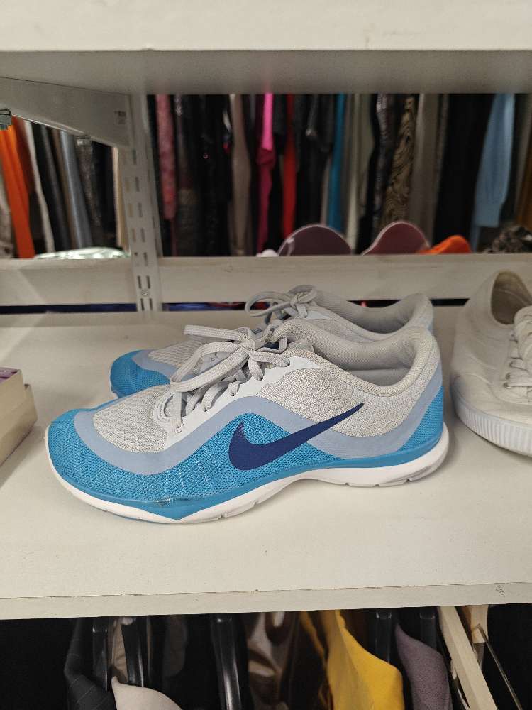 Nike siniset urheilukengät, 39
