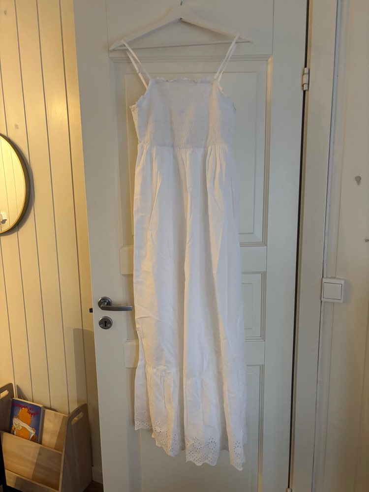 Hvit maxi kjole only