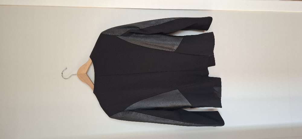 H&M st. 42 svartur blazer