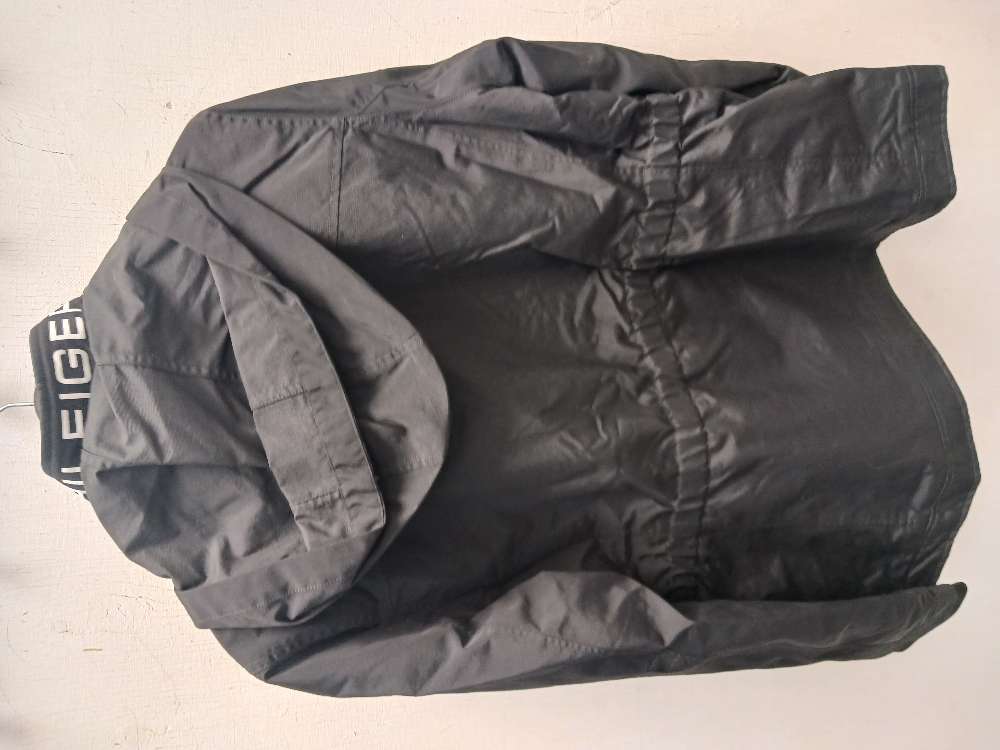 Tommy Hilfiger musta takki XL