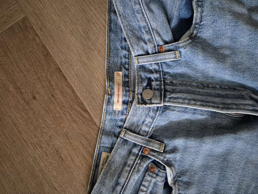 Levi's siniset farkut 27