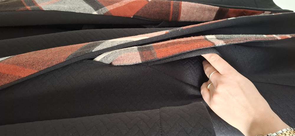 Volcano st. S kápa svört/köflótt