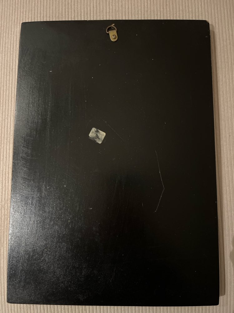 Taulu lakattua puuta