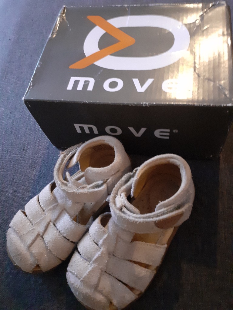 Move sandalar 20