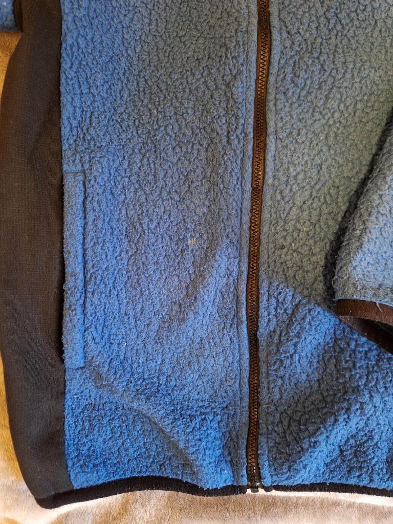 66 barna flíspeysa stærð 152 