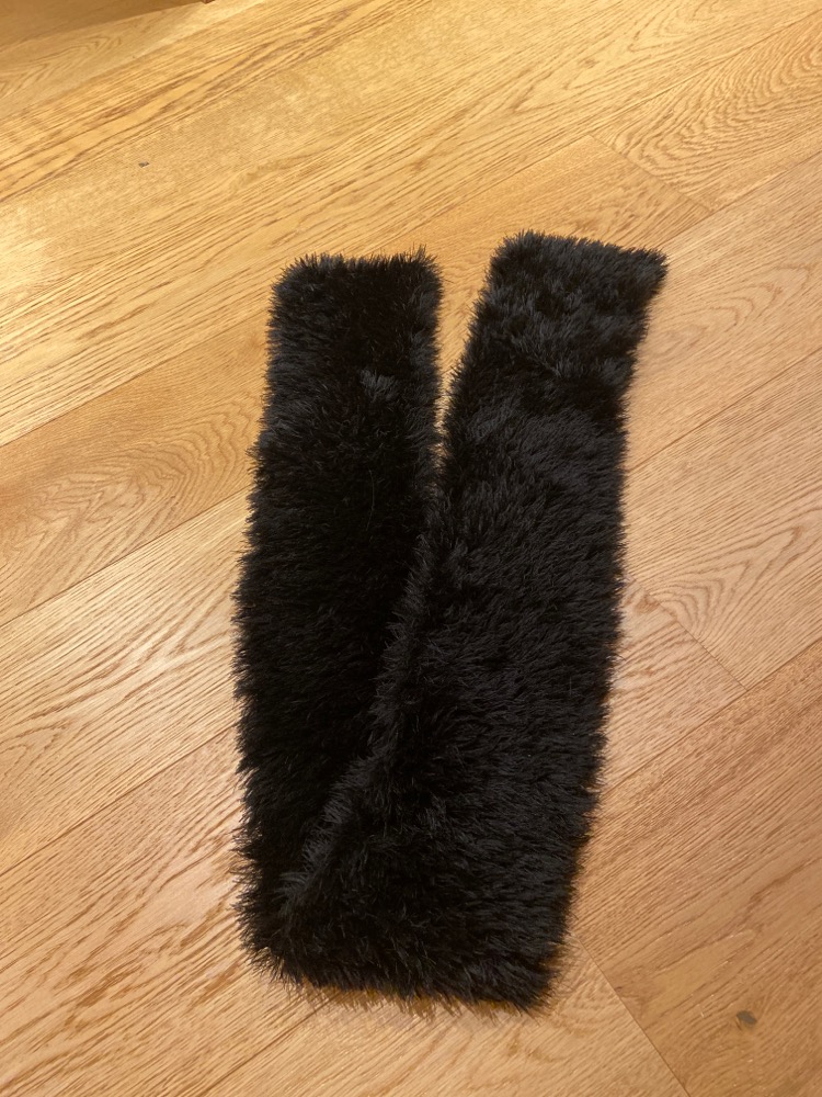 Strikket lue og skjerf