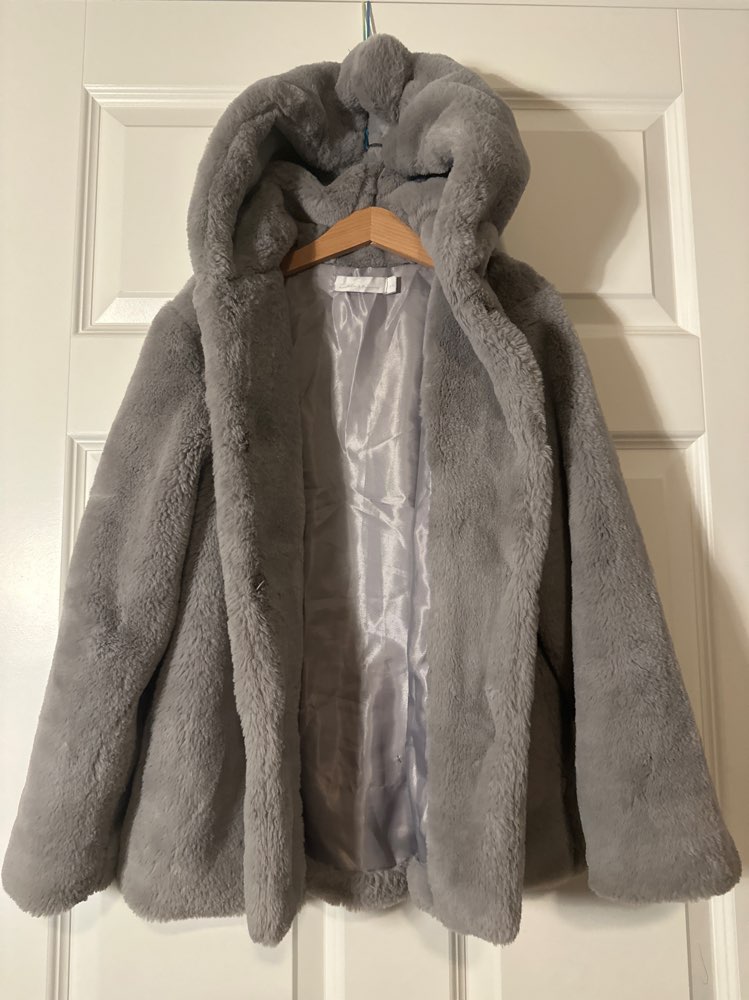 Pelskåpe str 9-10år nb knappene