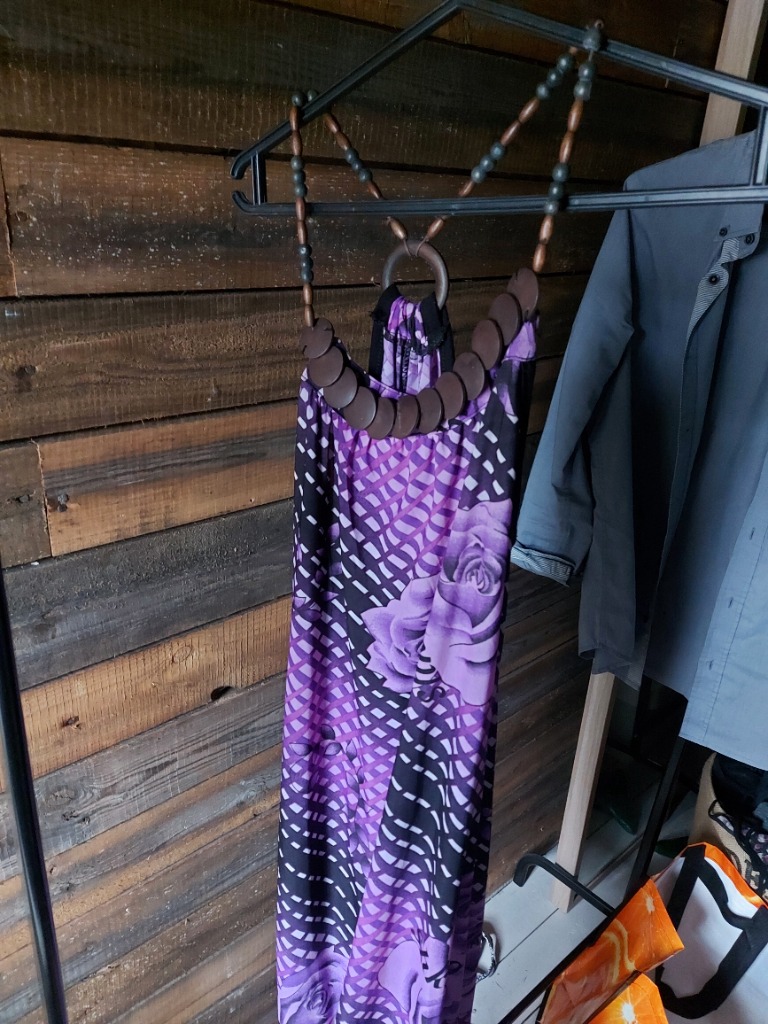 Violetti mekko