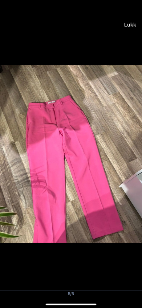 Rosa dressbukser fra nakd
