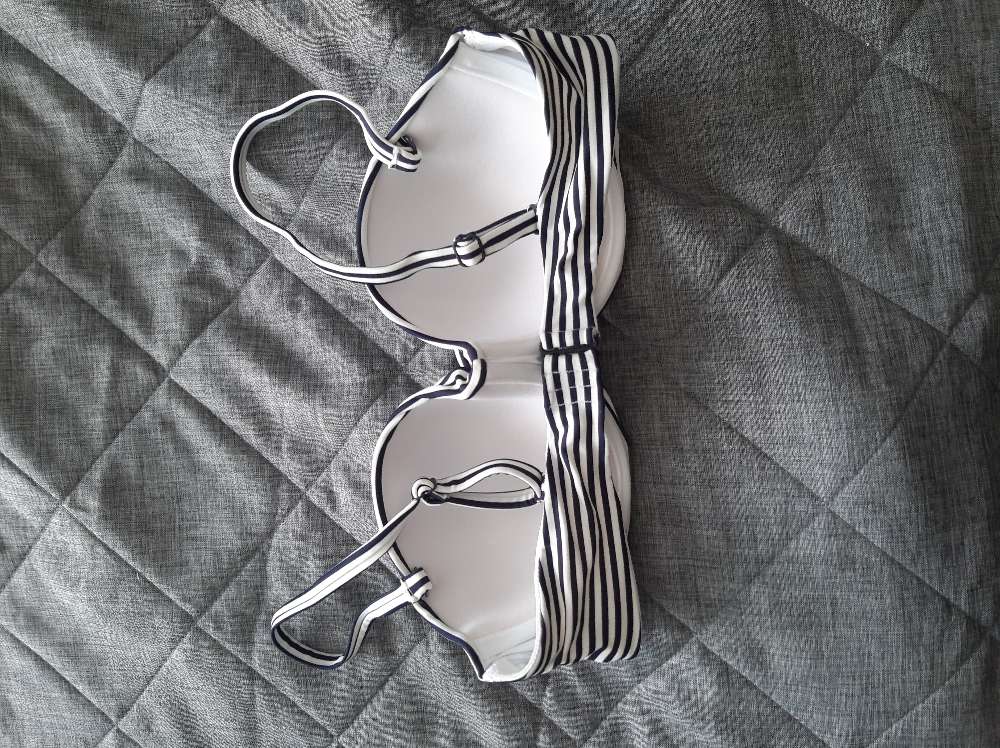 Raidalliset bikiniliivit 85B