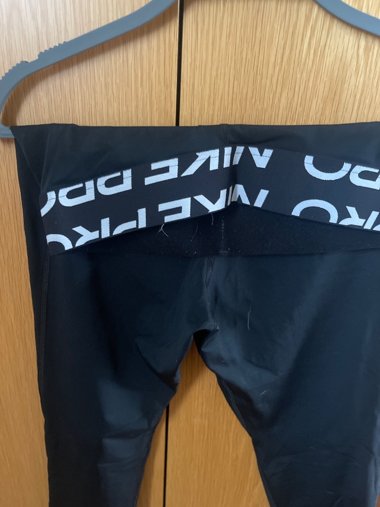 Nike pro i st med