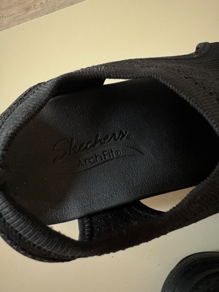 Skechers Stretch ArchFit sandaalit, 36
