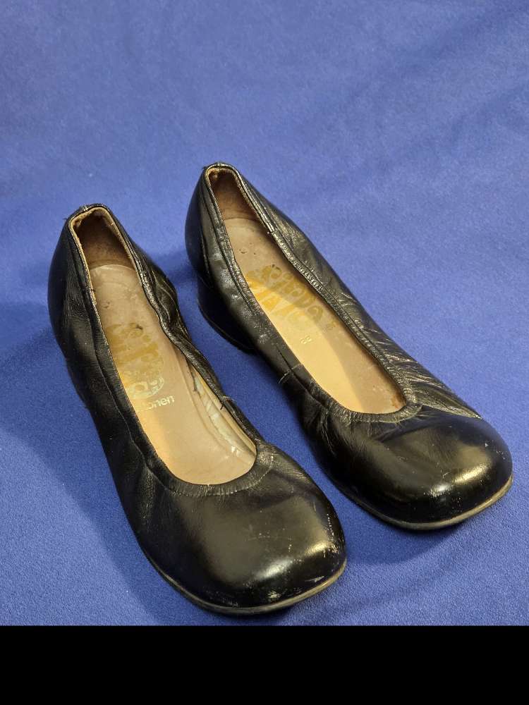 Nahkakengät Aaltonen mustat 38