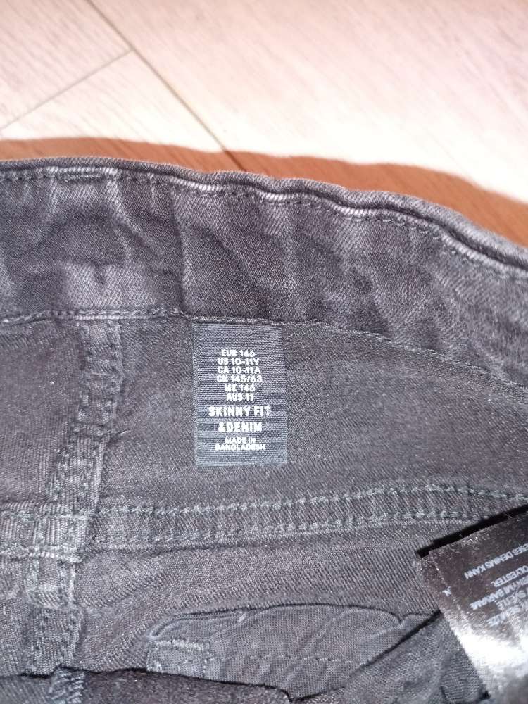 Svarta skinny fit gallabuxur St 146