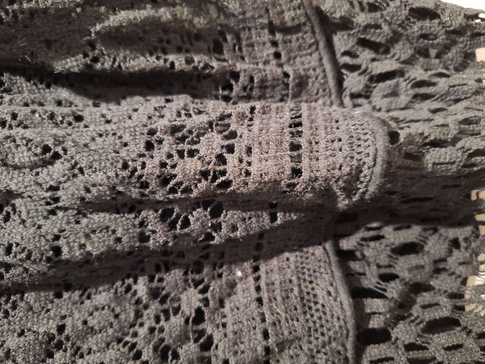 Peysa svört blúnda L