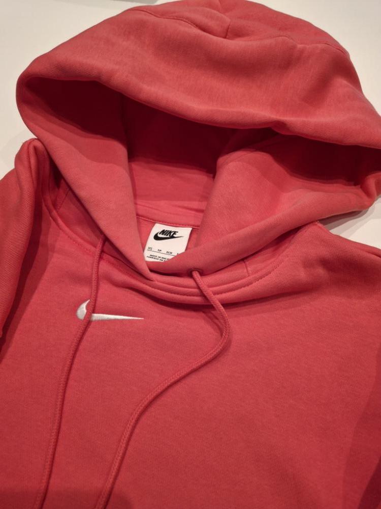 Skær bleik Nike hettupeysa ónotuð, stærðxs en mundi segja meira eins og S/m