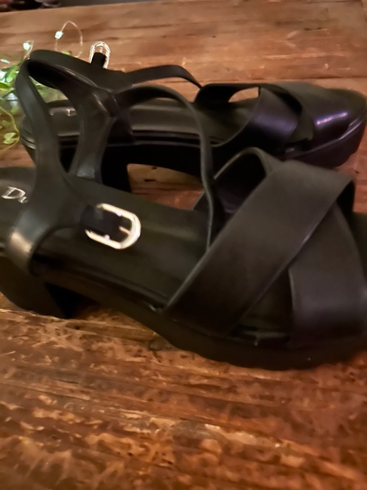 Ubrukte sandaler, str 41