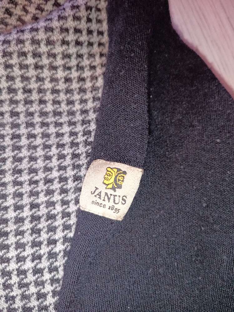 Peysa. 100% Merino ull St M