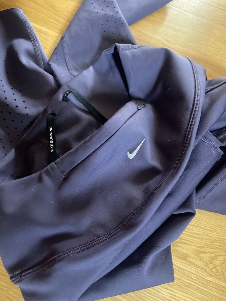 Dökkfjólubláar nike pro buxur i s