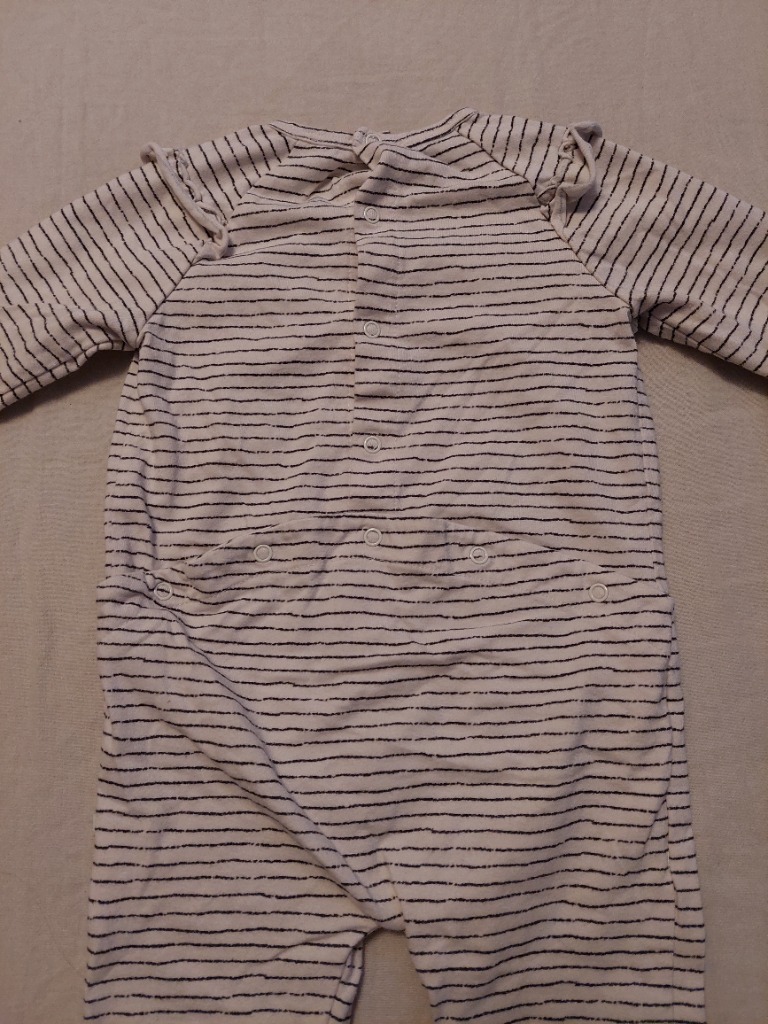 Röndóttur heilgalli 68