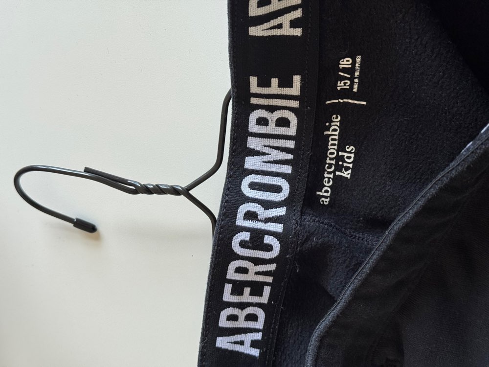 Sort Abercrombie bukse str 15/16