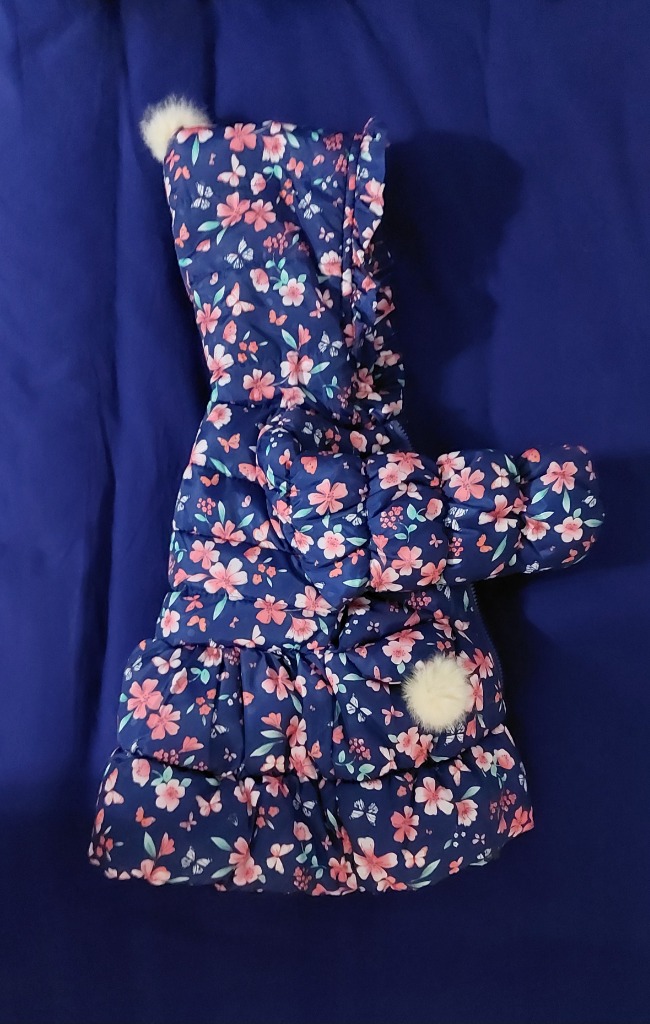 Kirjava tyttöjen talvitakki hupulla