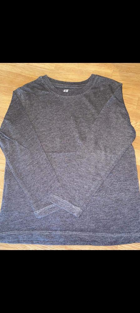 Grá H&M peysa st 110/116