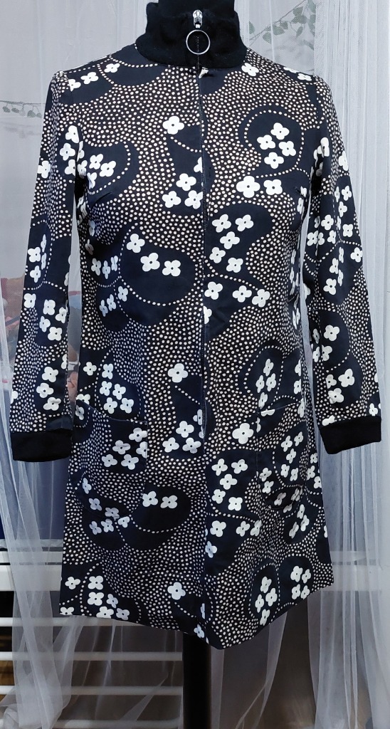 Retro kukallinen mekko 36