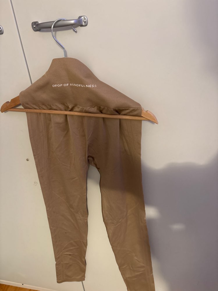 DOM nudet legginsit M-koko