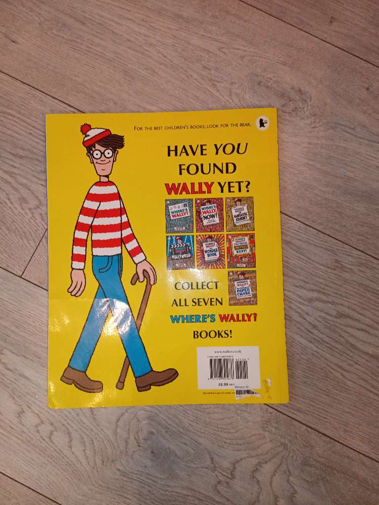 Hvar er Valli. Bók með 3