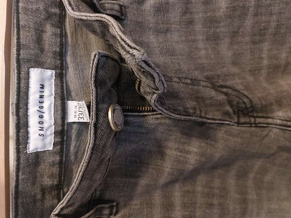 Gráar gallabuxur st 33/32 