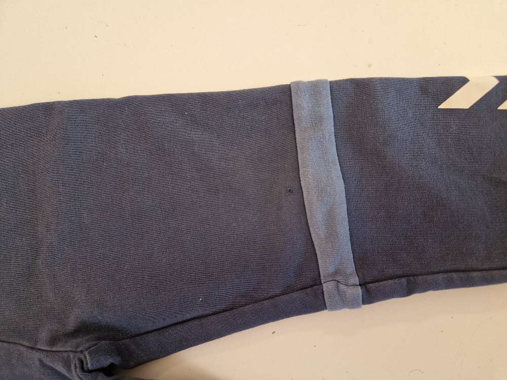 Str86 Joggedress Hummel - se kne