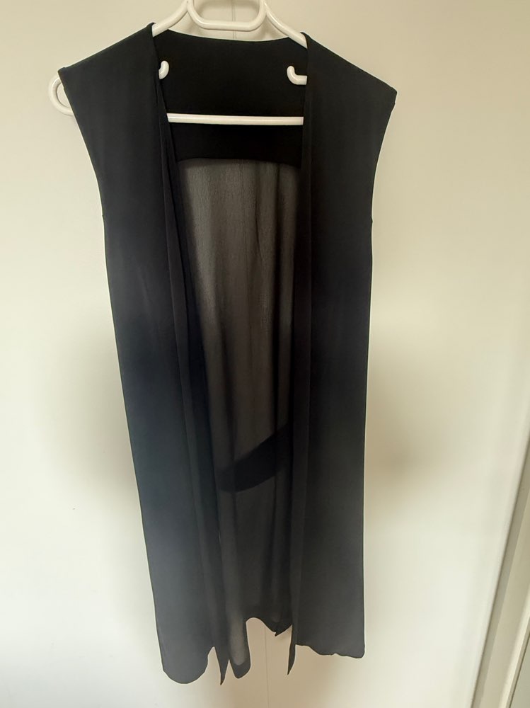 Sítt vesti með chiffonbaki L