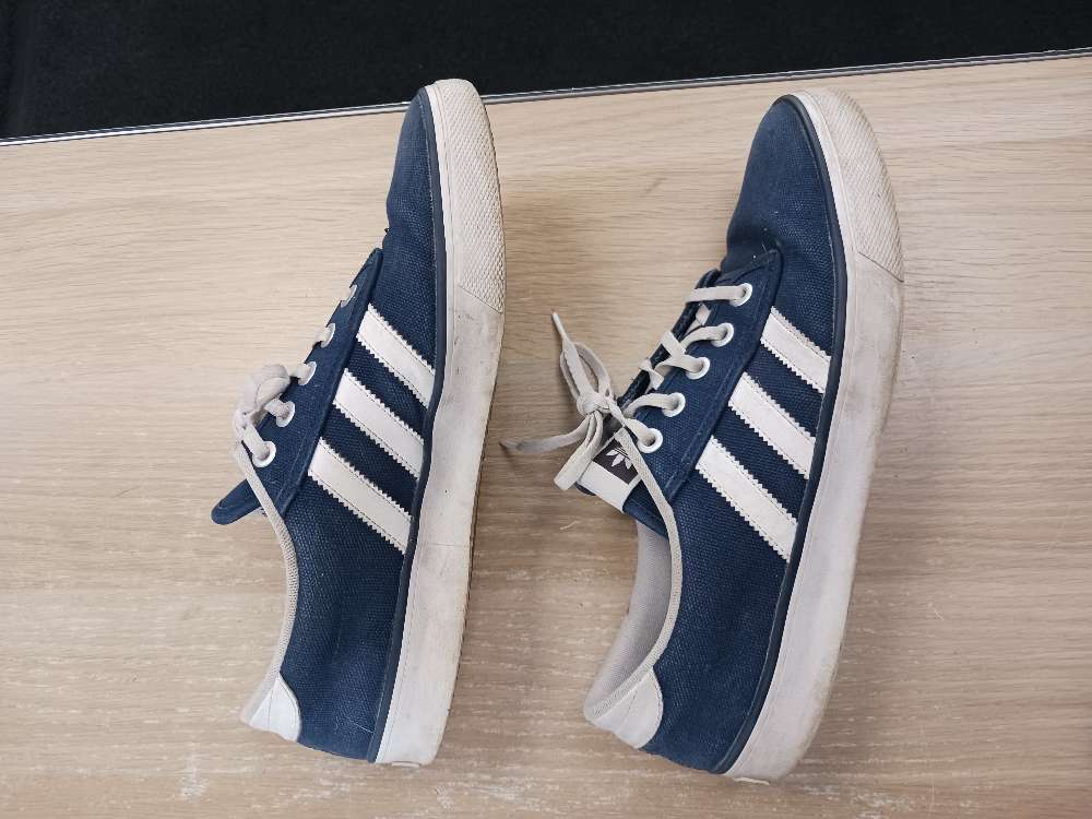 Adidas siniset tennarit 44 2/3