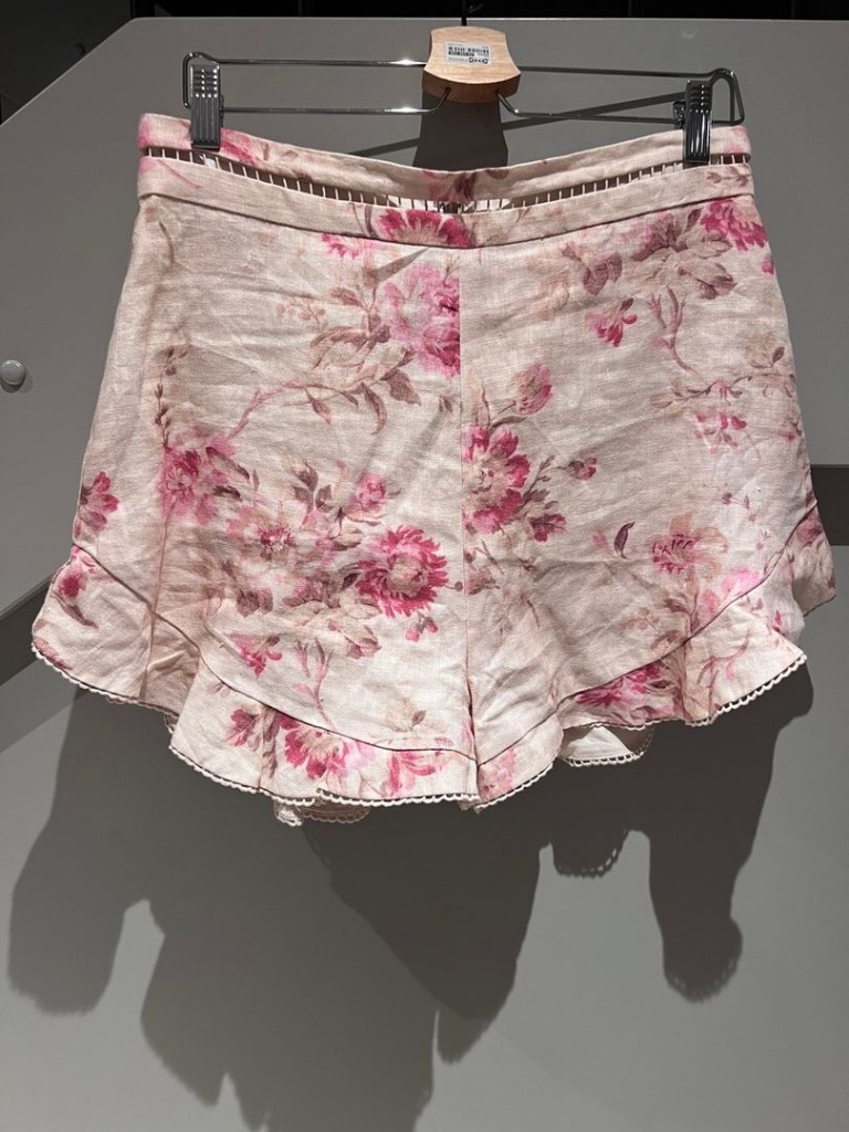 Zimmermann - Beige og blomstrete shorts